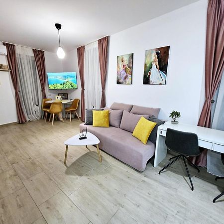 Lovely New Balcony Apartment Cismigiu Park - Pop5 Bucareste Exterior foto
