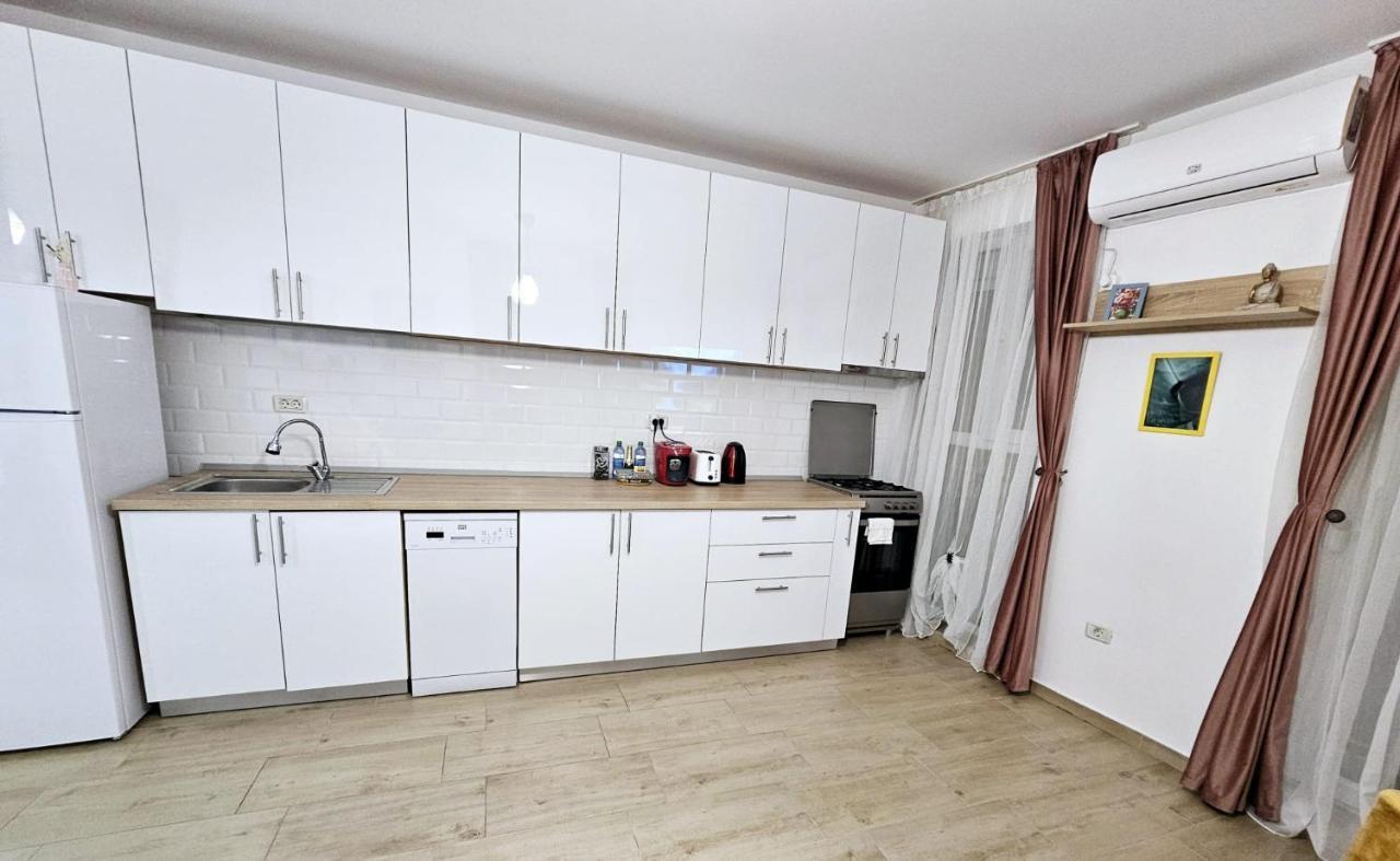 Lovely New Balcony Apartment Cismigiu Park - Pop5 Bucareste Exterior foto