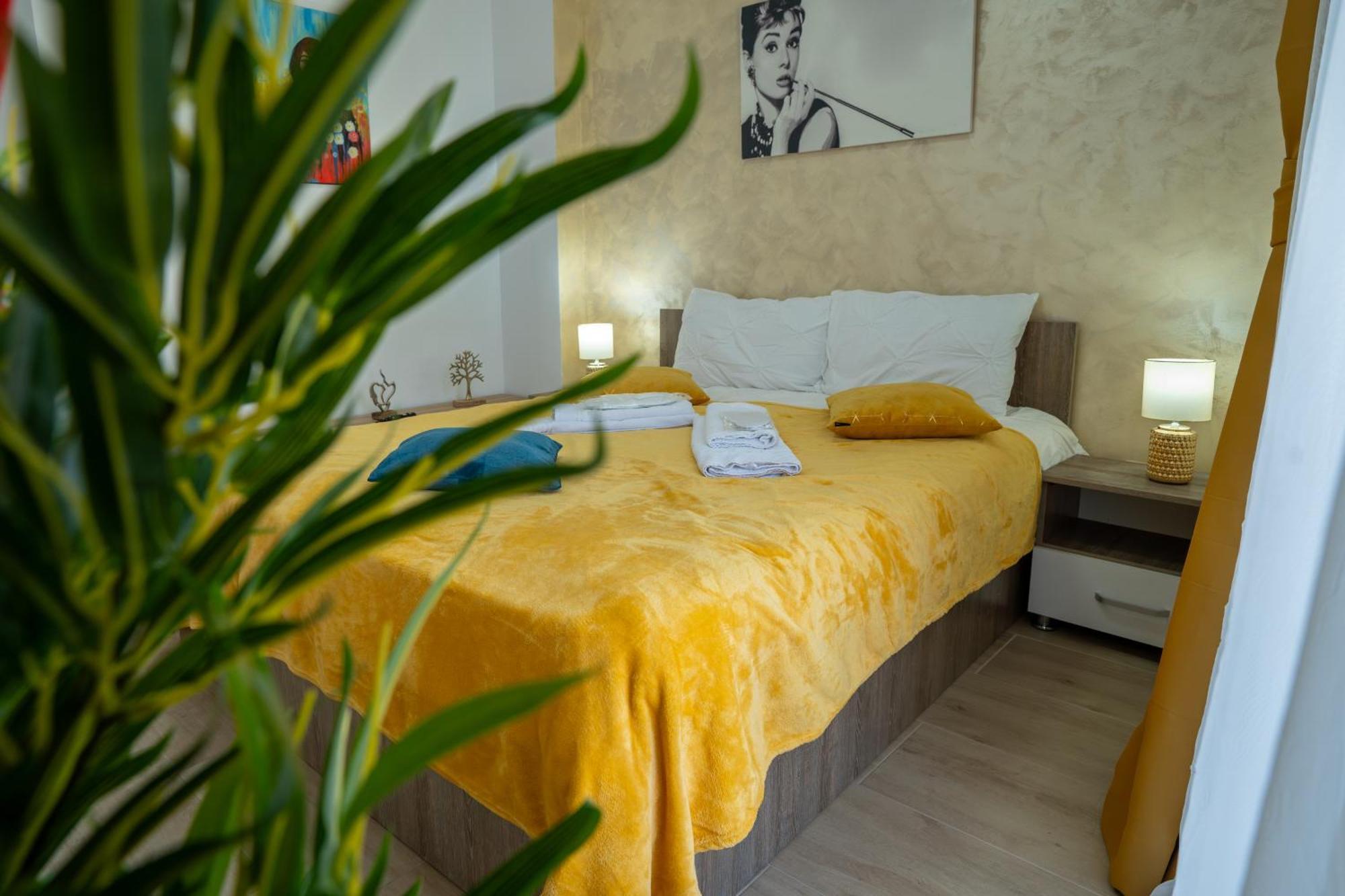 Lovely New Balcony Apartment Cismigiu Park - Pop5 Bucareste Exterior foto